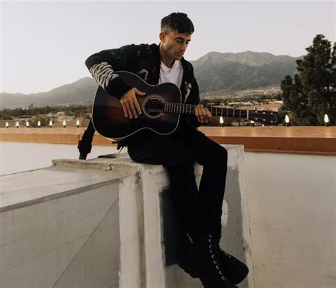 Phil Wickham Height, Weight, Age, Facts, Wife, Children .